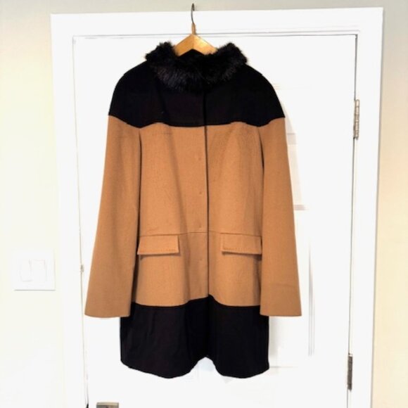Great price! 100% Virgin Wool 'InTrend' (Max Mara outlet brand) with fur collar - Picture 2 of 6
